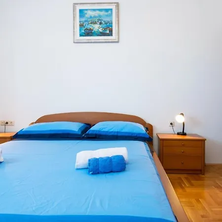 Appartement Two-bedroom In I *